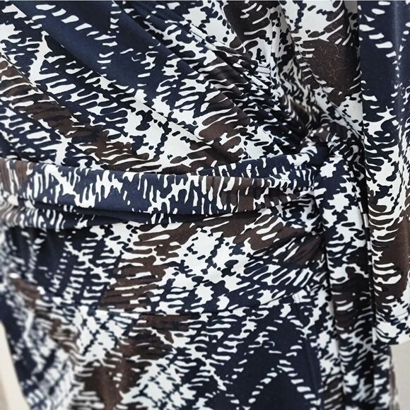 BCBGMaxazria Faux Wrap Print Dress Surplice Hem Side Tie Stretch Career Size L - Picture 4 of 10